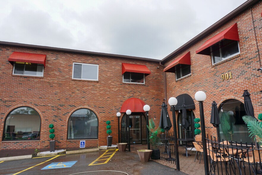 901-907 Wethersfield Ave, Hartford, CT à louer - Photo du bâtiment - Image 2 de 13