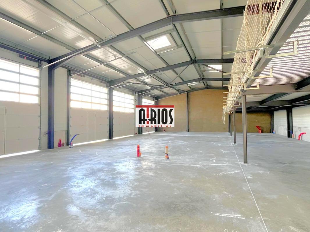 Industrial in La Crau for lease Interior Photo- Image 1 of 9