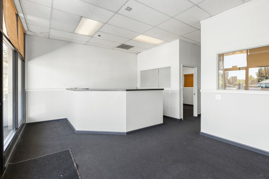 936-980 Mangrove Ave, Chico, CA for lease - Building Photo - Image 2 of 5