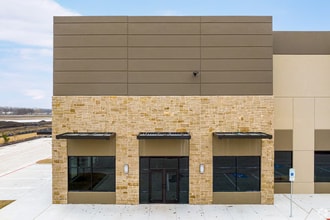 631 Industry Way, Prosper, TX for lease Interior Photo- Image 2 of 16