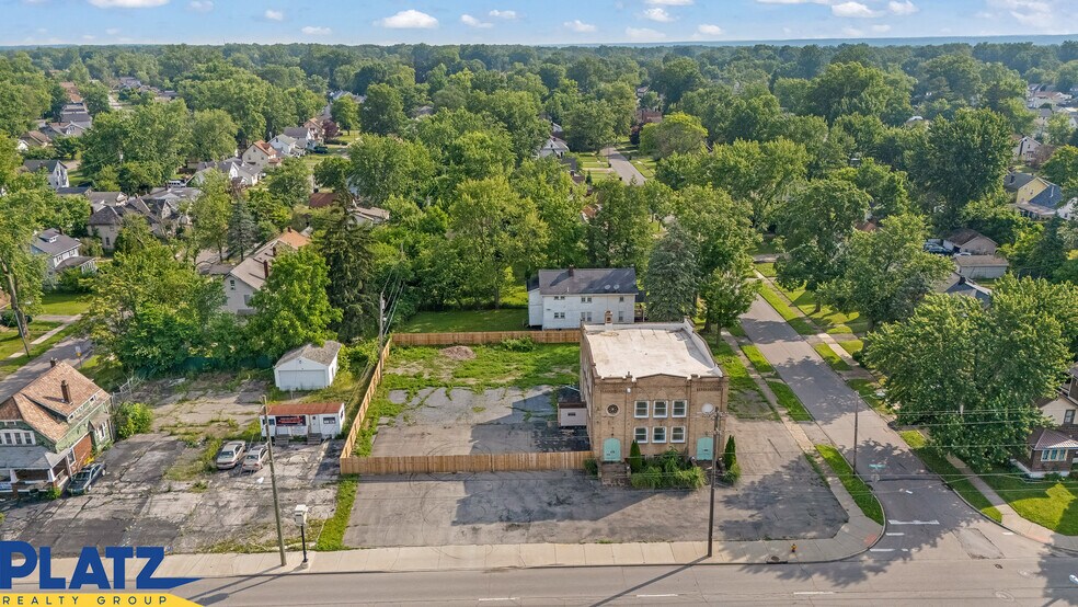 1717 Youngstown Rd SE, Warren, OH à vendre - Photo du bâtiment - Image 3 de 5