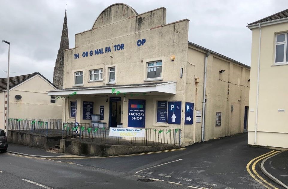 11 Causeway St, Kidwelly for lease Primary Photo- Image 1 of 4