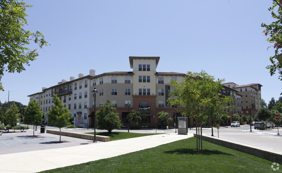 1001 Harvey Dr, Walnut Creek, CA à louer - Photo du bâtiment - Image 3 de 10