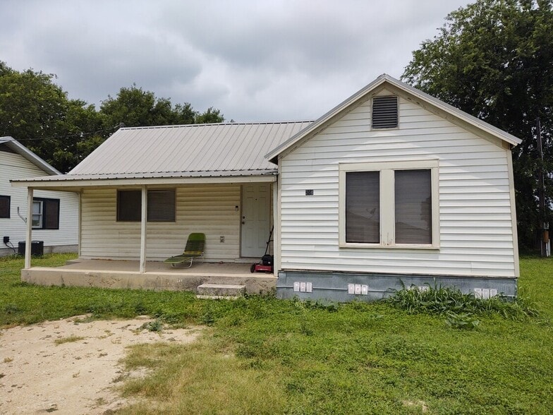 1321 Harris Hill Rd, San Marcos, TX à vendre - Photo du bâtiment - Image 3 de 17
