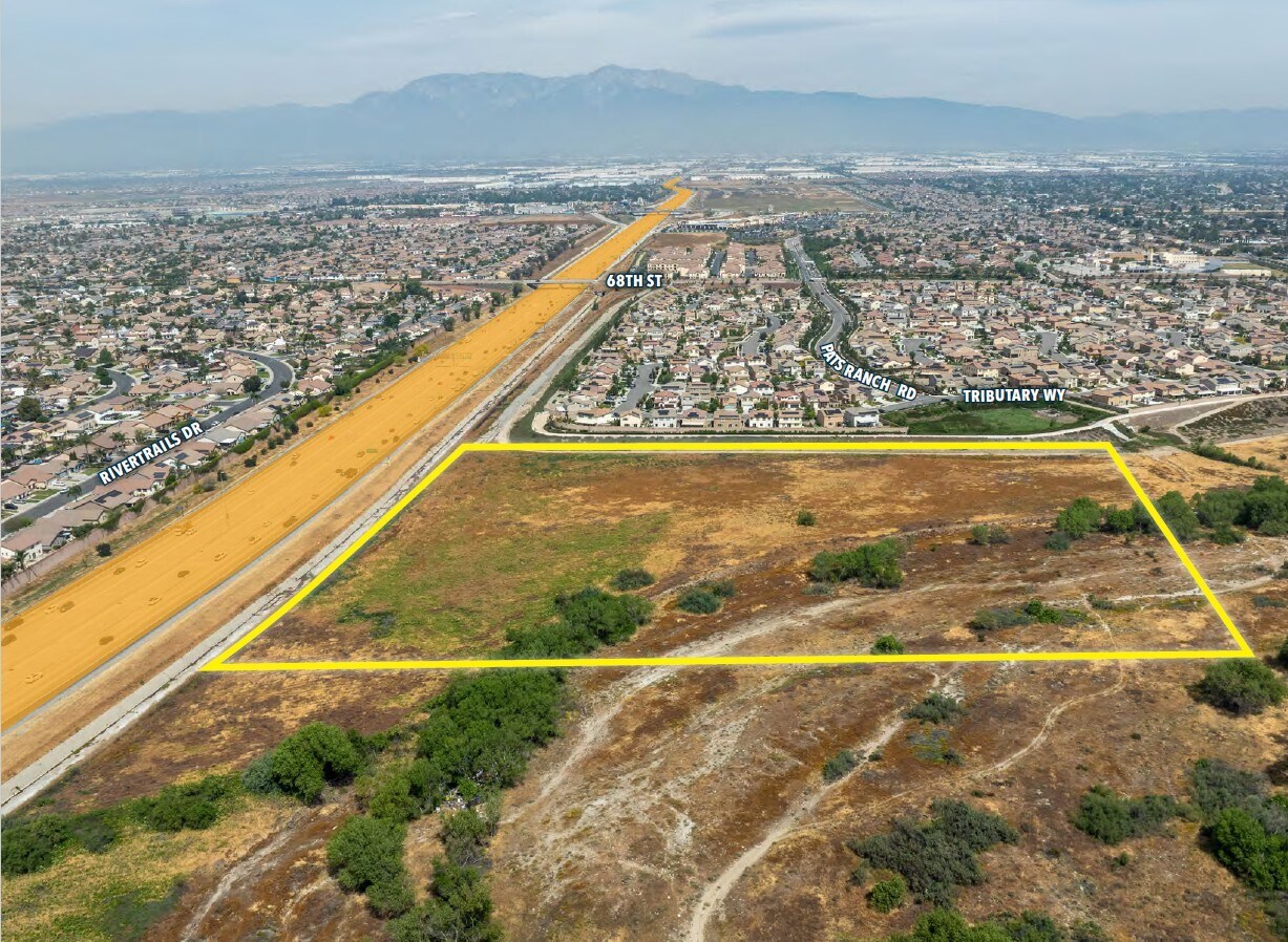 Interstate 15, Jurupa Valley, CA à vendre Photo principale- Image 1 de 4
