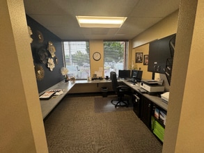 1607 Beavercreek Rd, Oregon City, OR for lease Interior Photo- Image 2 of 5