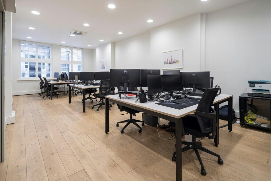 9 Warwick Ct, Londres à louer - Photo du bâtiment - Image 3 de 18