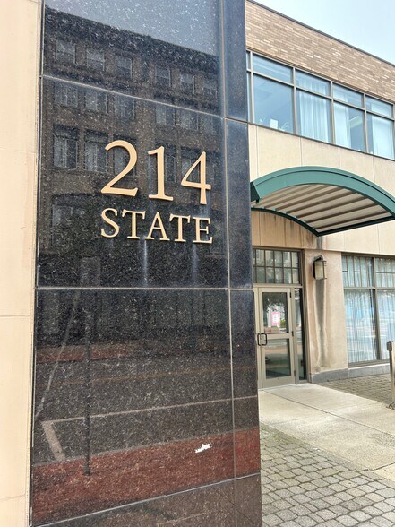 214 State St, Schenectady, NY à louer - Photo du bâtiment - Image 1 de 33