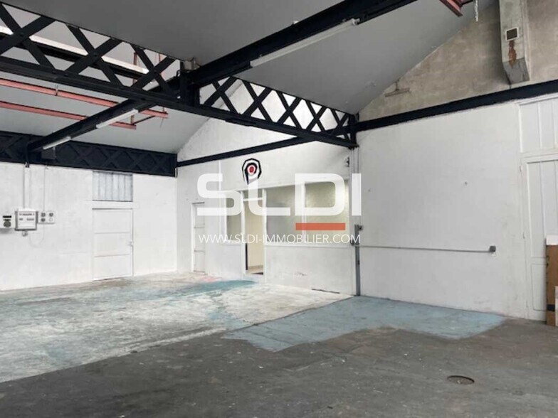 1033 Avenue Victor Hugo, Rillieux-la-Pape for lease - Building Photo - Image 2 of 6