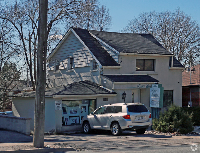 119 Sheppard Ave W, Toronto, ON à louer - Photo du bâtiment - Image 3 de 4