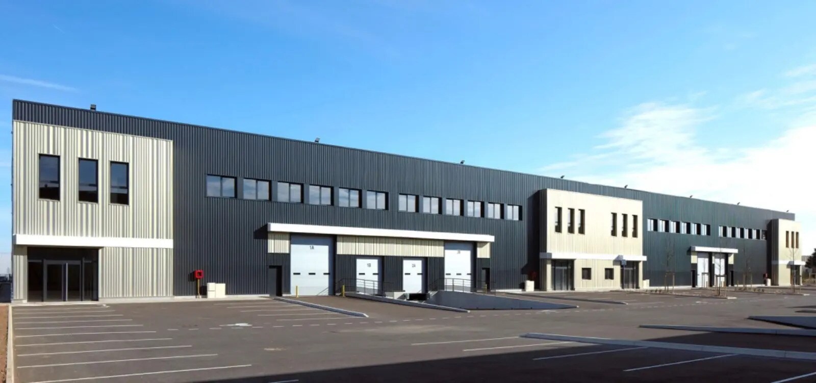 Flex in Saint-Bonnet-de-Mure for lease Building Photo- Image 1 of 29