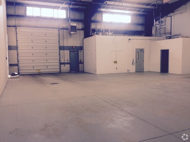 More details for 4270-4282 Hudson Dr, Stow, OH - Industrial for Lease