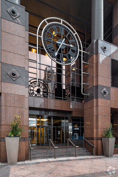 500 108th Ave NE, Bellevue, WA à louer - Photo du bâtiment - Image 3 de 7