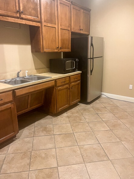 1930 Rawhide Dr, Round Rock, TX for sale - Interior Photo - Image 3 of 9