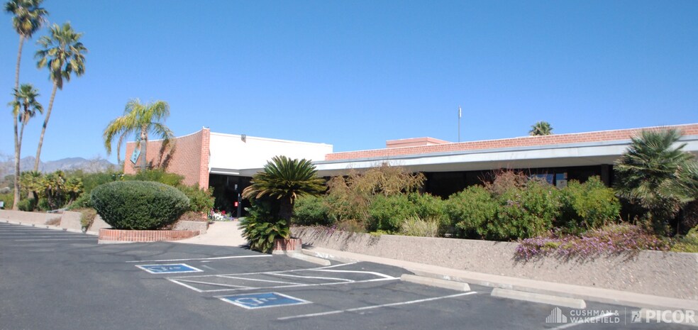 100-150 N Tucson Blvd, Tucson, AZ for lease - Building Photo - Image 2 of 3