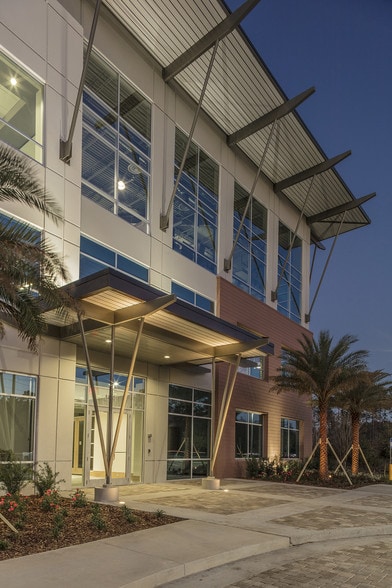 14701 Philips Hwy, Jacksonville, FL for lease - Building Photo - Image 2 of 13