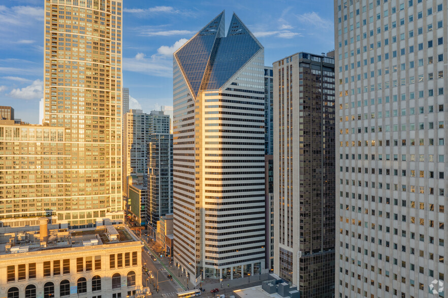 150 N Michigan Ave, Chicago, IL à vendre - Photo principale - Image 1 de 1