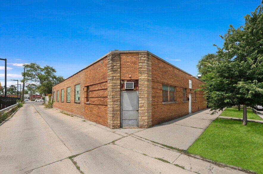 7828 S Claremont Ave, Chicago, IL à vendre - Photo du bâtiment - Image 2 de 35