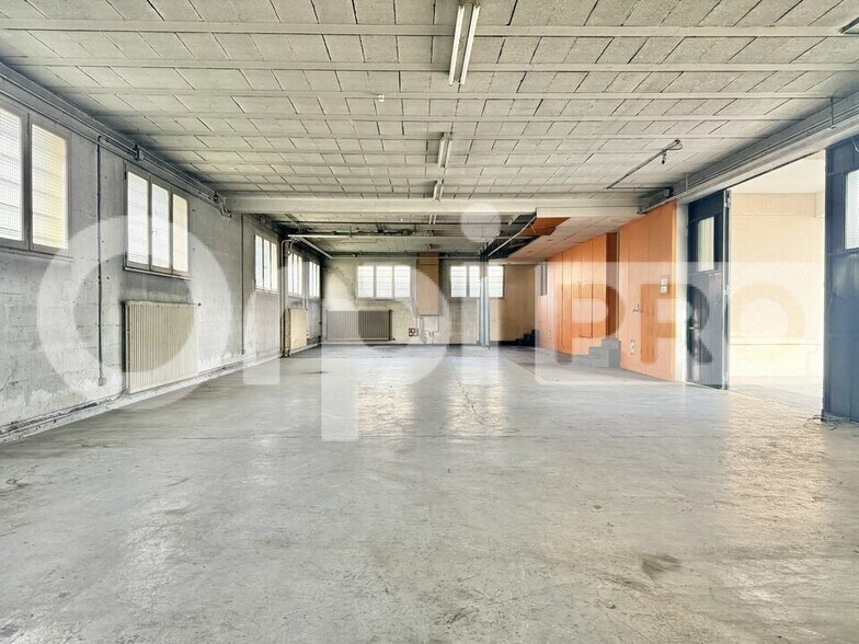 Flex in Champlan for sale - Interior Photo - Image 2 of 12