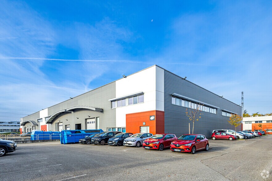 50 Rue Jean Zay, Saint-Priest à louer - Photo du bâtiment - Image 2 de 2