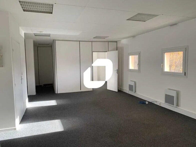 Bureau dans Saint-Germain-en-Laye à louer - Photo intérieure - Image 2 de 9