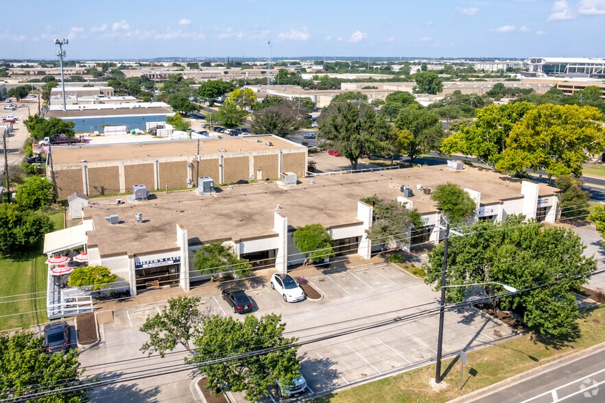 2007 Kramer Ln, Austin, TX for lease - Building Photo - Image 2 of 6