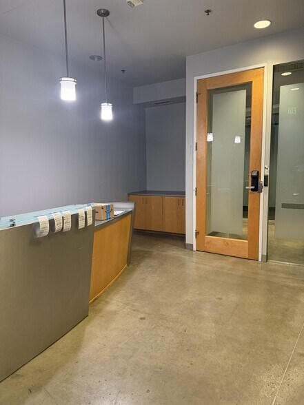 620 N Brand Blvd, Glendale, CA à louer - Photo intérieure - Image 2 de 9