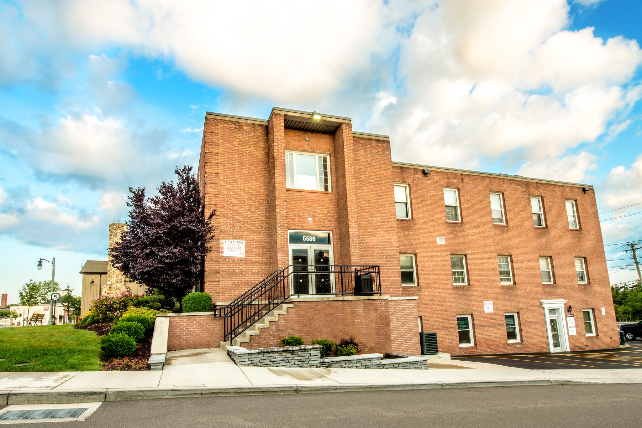 5586 Main St, Williamsville, NY for lease Primary Photo- Image 1 of 6