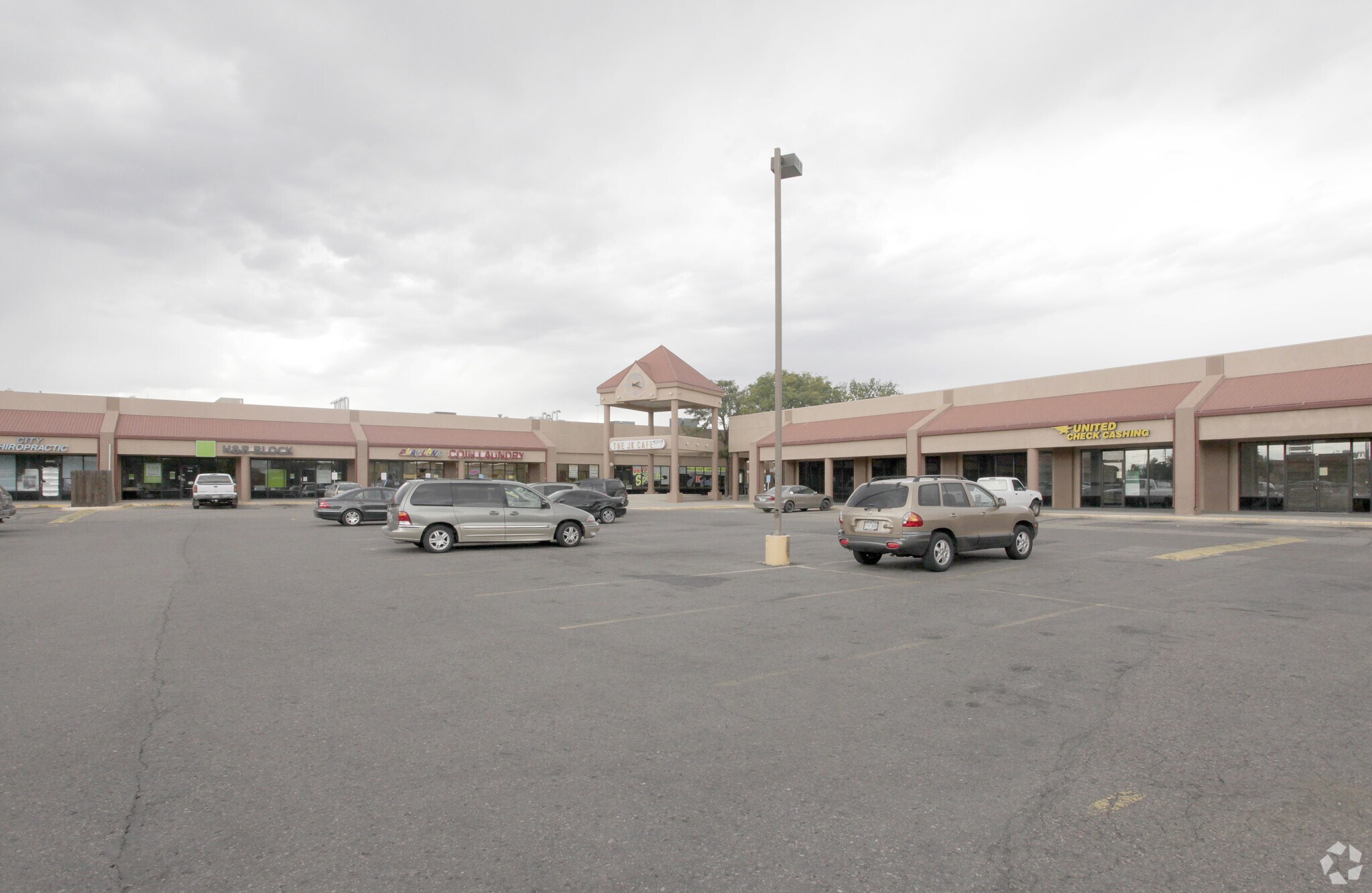 6025-6075 Parkway Dr, Commerce City, CO for lease Primary Photo- Image 1 of 8