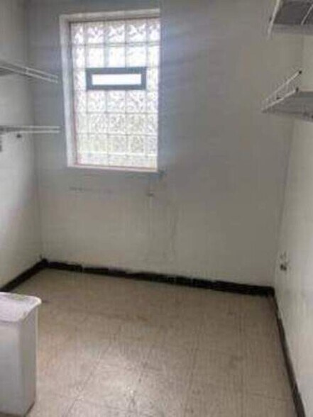 15560 Puritan St, Detroit, MI à vendre - Photo intérieure - Image 2 de 5