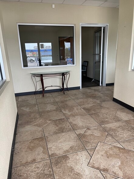 1205 Hovey St, Bridgeport, TX for lease - Building Photo - Image 2 of 7
