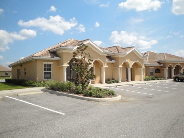 1104-1106 Nikki View Dr, Brandon, FL for lease - Building Photo - Image 3 of 4
