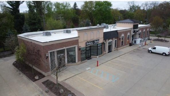 7275 Cooley Lake Rd, West Bloomfield, MI à louer - Photo du bâtiment - Image 2 de 6