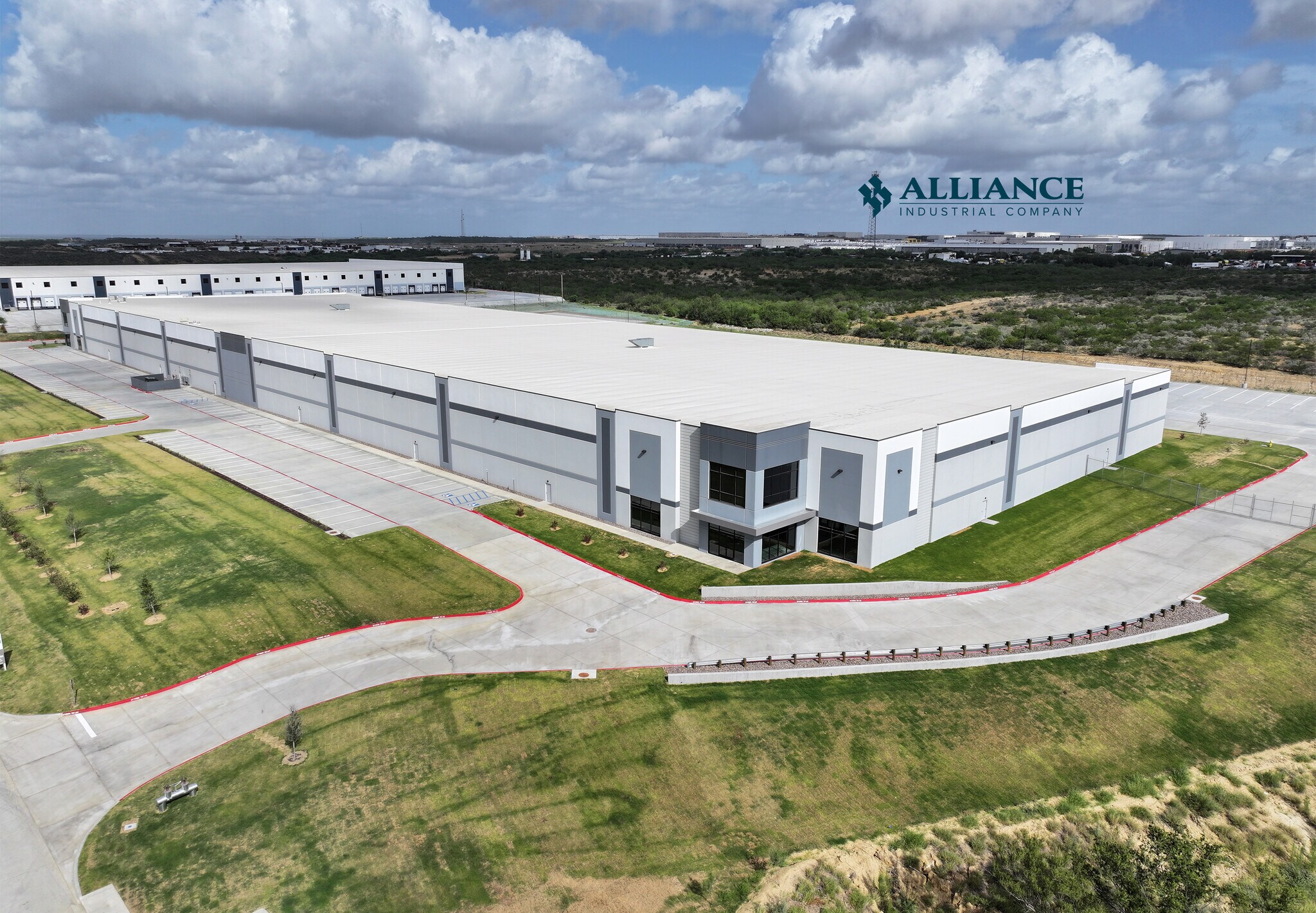 202 Blue Ridge Pkwy, Laredo, TX à louer Photo du bâtiment- Image 1 de 7