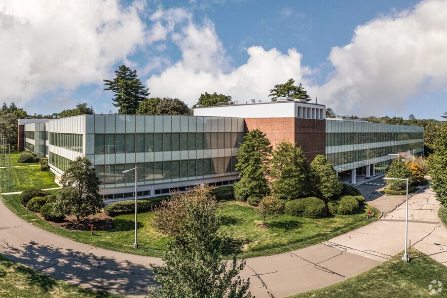 120 Long Ridge Rd, Stamford, CT for lease - Building Photo - Image 1 of 24
