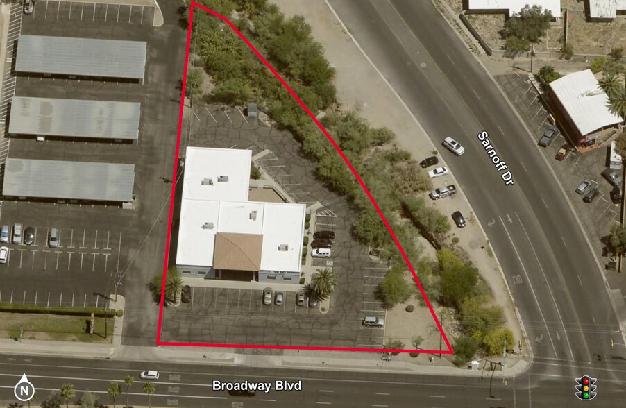 8257 E Broadway Blvd, Tucson, AZ à louer - Photo du bâtiment - Image 2 de 2