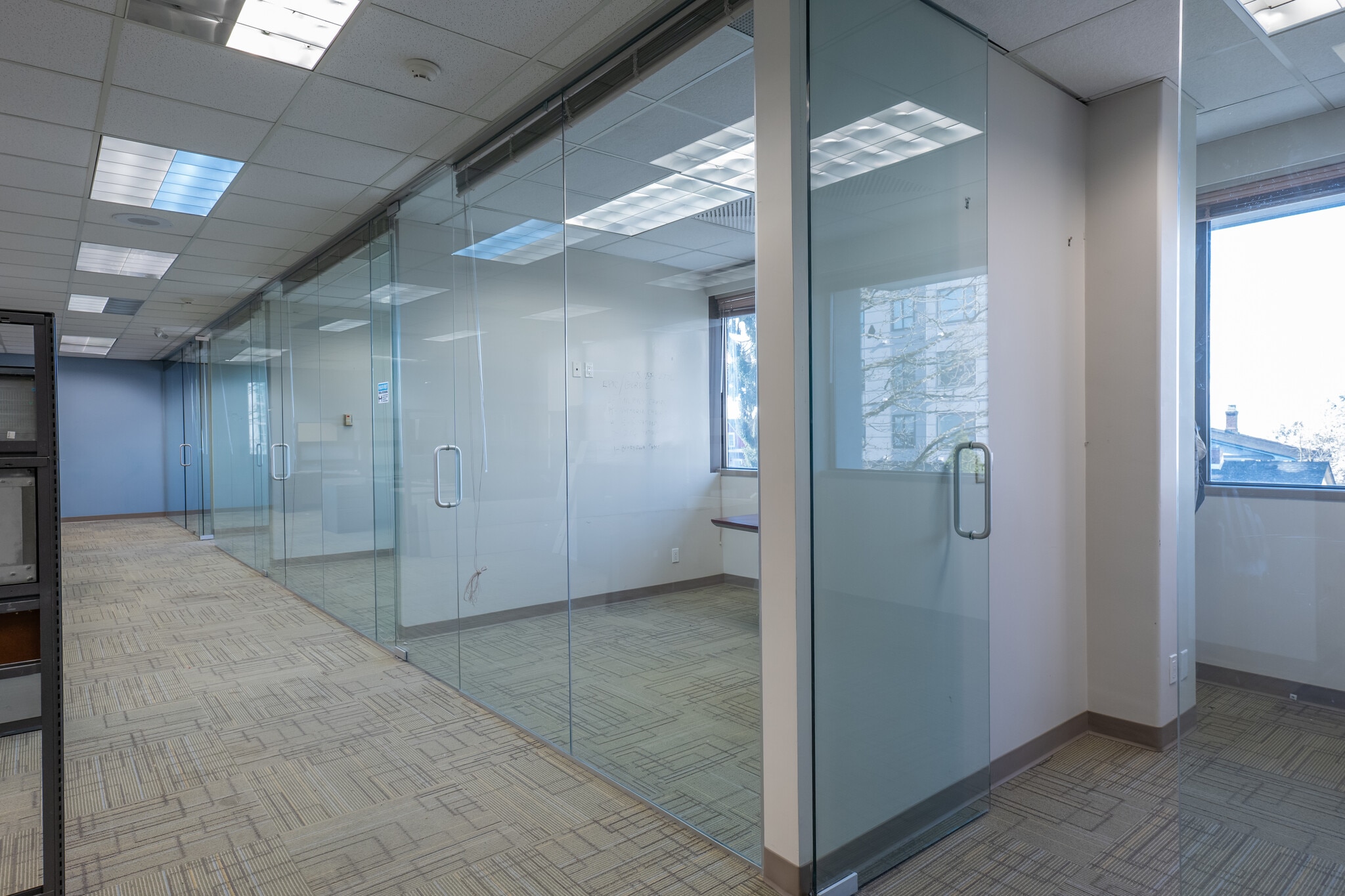 422 6th St, New Westminster, BC for lease Primary Photo- Image 1 of 15