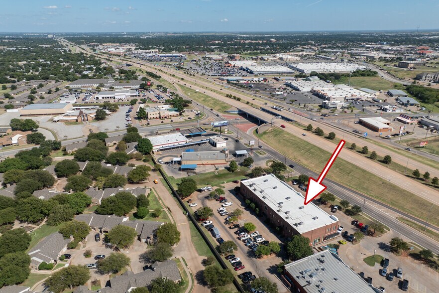 4210 Kell Blvd, Wichita Falls, TX à louer - Photo du bâtiment - Image 2 de 2