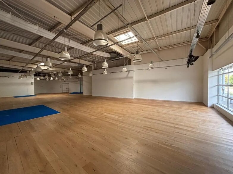 1 Rond Point Laurent Schwartz, Maurepas à louer - Photo intérieure - Image 2 de 6