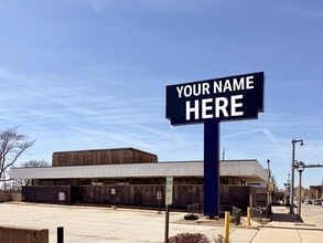 2525 W Wisconsin Ave, Milwaukee, WI for lease Building Photo- Image 2 of 3