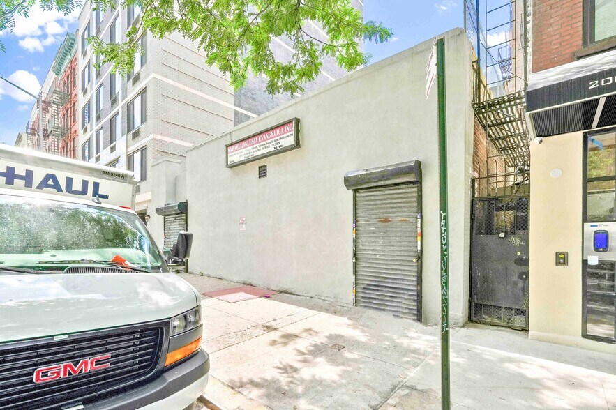 202 E 119th St, New York, NY à vendre - Photo du bâtiment - Image 3 de 7