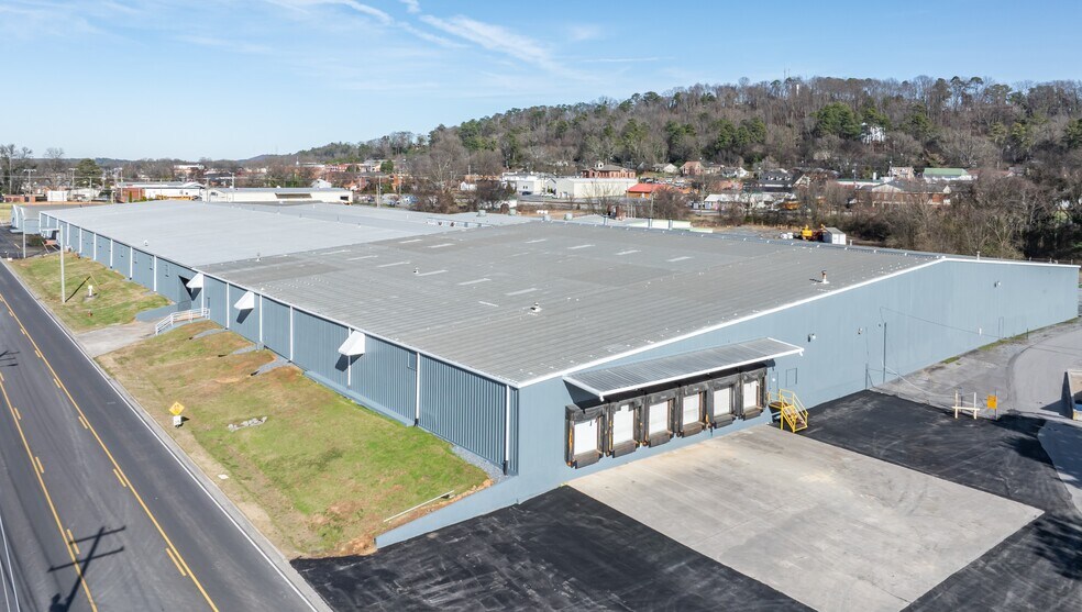 410 S River St, Calhoun, GA à louer - Photo du bâtiment - Image 3 de 26