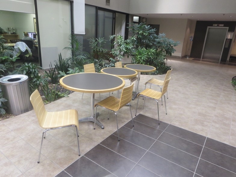 1209 59th Ave SE, Calgary, AB for lease - Interior Photo - Image 3 of 11