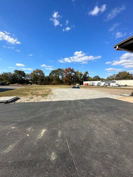 93 Miller Dr, Jackson, TN à vendre - Photo du bâtiment - Image 2 de 34