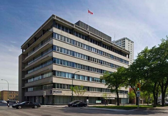 280 Broadway, Winnipeg, MB for sale - Primary Photo - Image 1 of 1