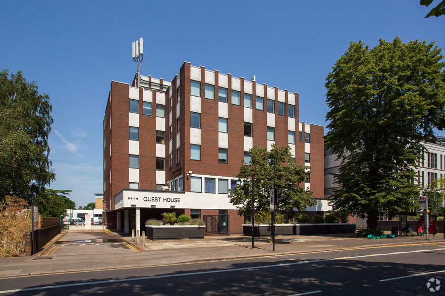 125-135 Staines Rd, Hounslow à vendre - Photo principale - Image 1 de 1