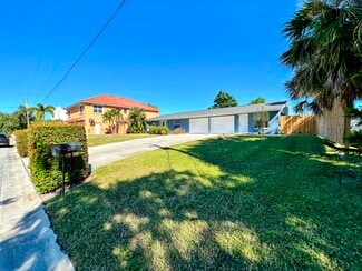 Plus de détails pour 2131 Montclair Dr, Sarasota, FL - Multi-résidentiel à vendre