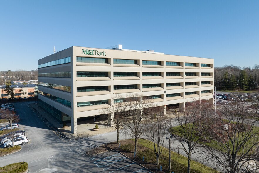 45 Eisenhower Dr, Paramus, NJ à louer - Photo du bâtiment - Image 2 de 7