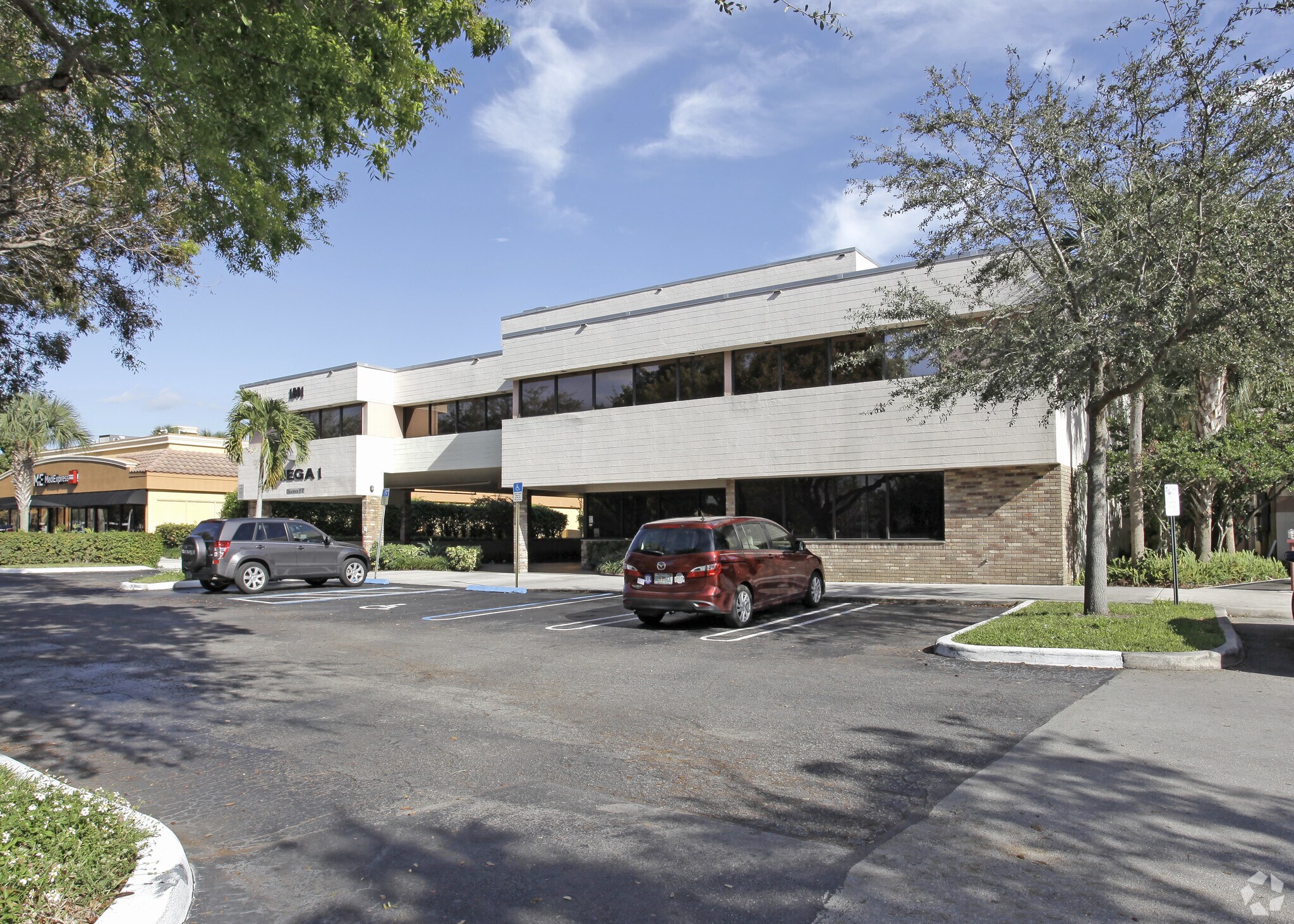 1801 N University Dr, Coral Springs, FL for lease Primary Photo- Image 1 of 99