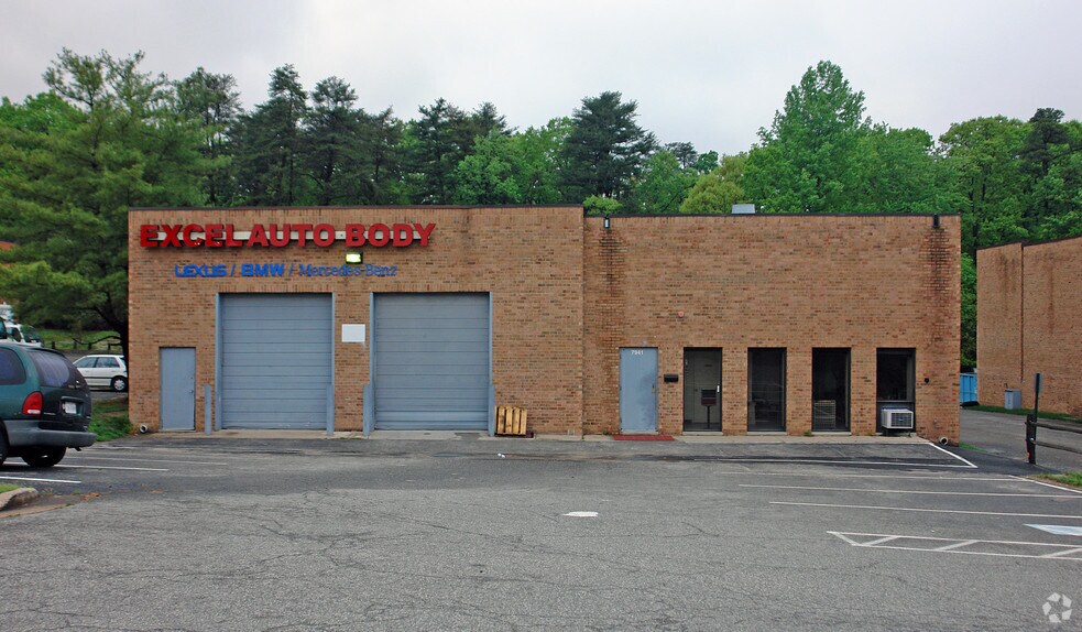 7941 Cluny Ct, Springfield, VA à louer - Photo principale - Image 2 de 5